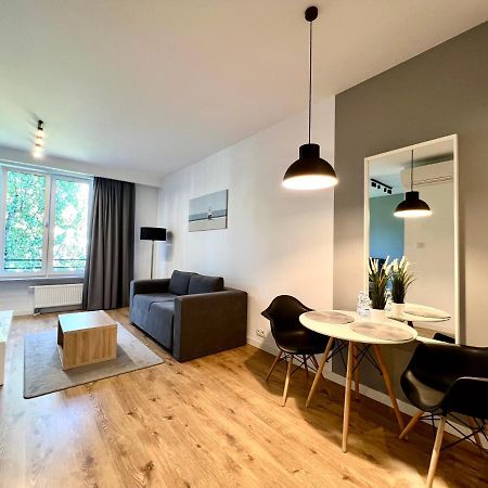 K22 Large Apart Slawinska 509 Warsawa Bagian luar foto