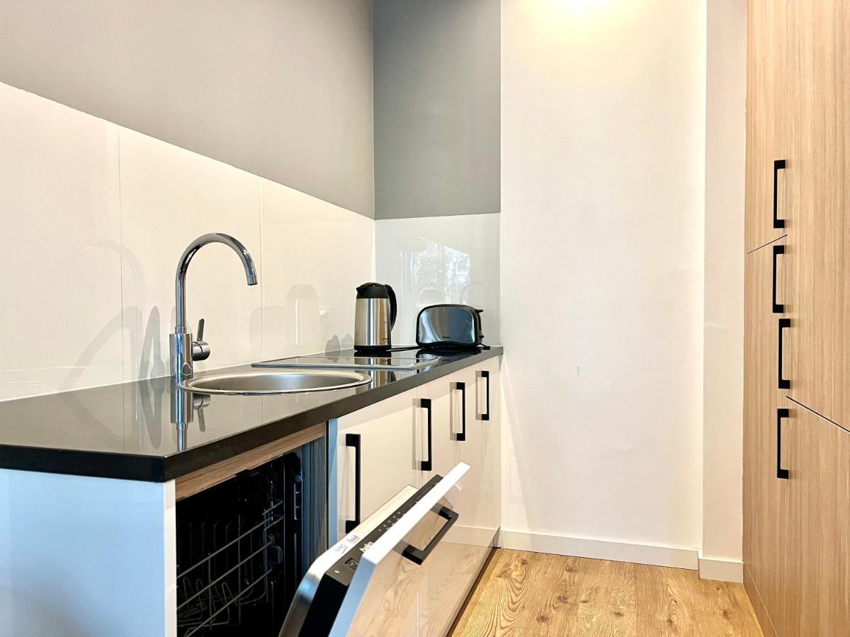 K22 Large Apart Slawinska 509 Warsawa Bagian luar foto