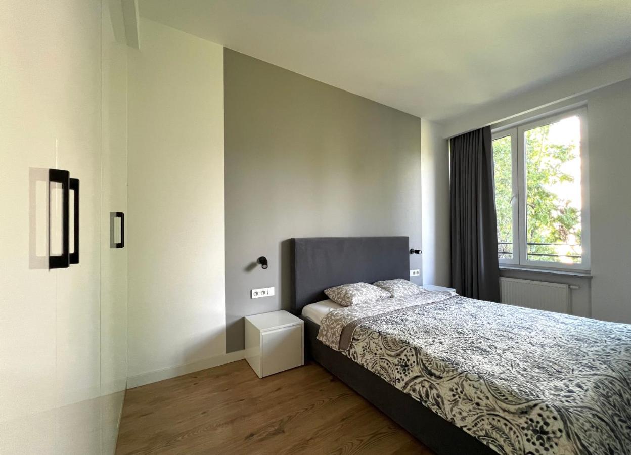 K22 Large Apart Slawinska 509 Warsawa Bagian luar foto